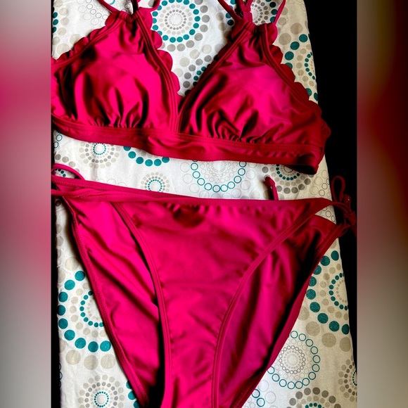 New large maroon,red ruffle, halter double strap top full coverage string bottom - Picture 3 of 7